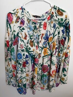 Charlie B Womens Blouse Small White Floral Pleated Keyhole Neck Flared Sleeve